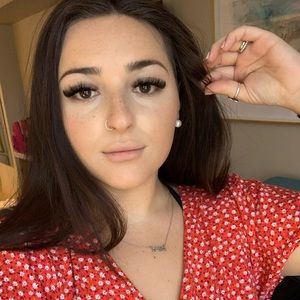 Meet your Posher, Talia